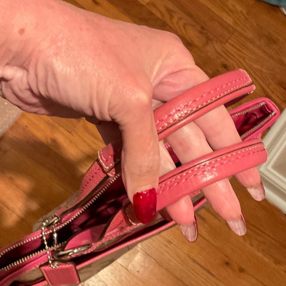 Coach Carriage Tan Tote with Pink Accents - Picture 9 of 10